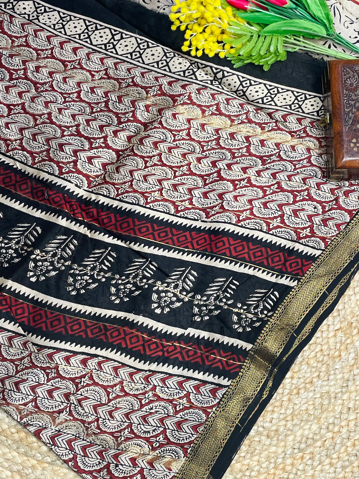 Gulzar Red Maheshwari