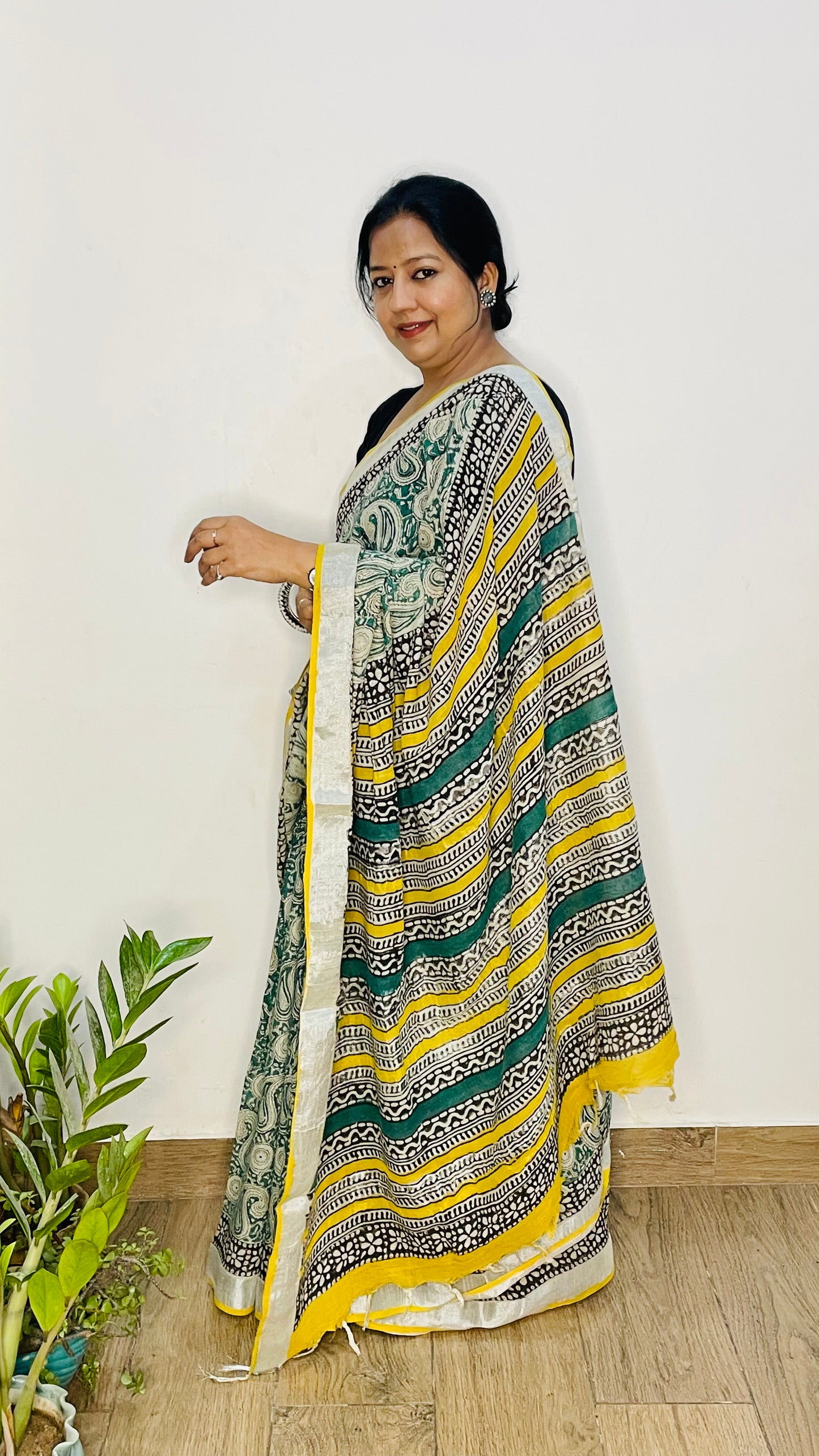 Green Iragu Design Cotton Linen Saree