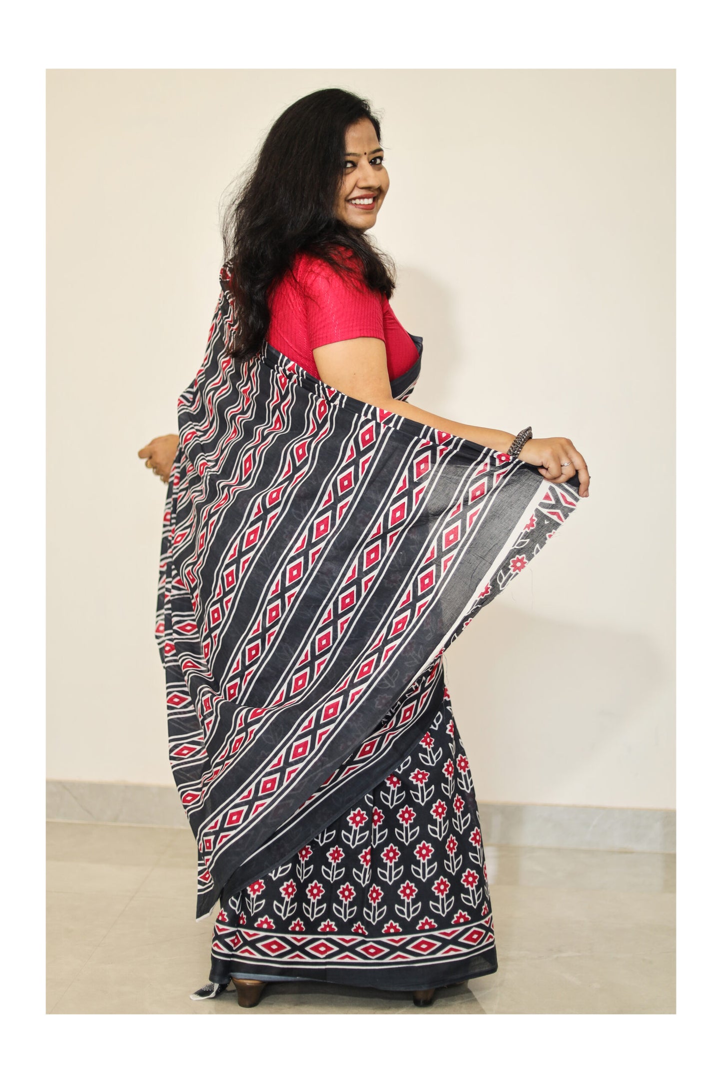 Grey Floral Print Mulmul Cotton Saree
