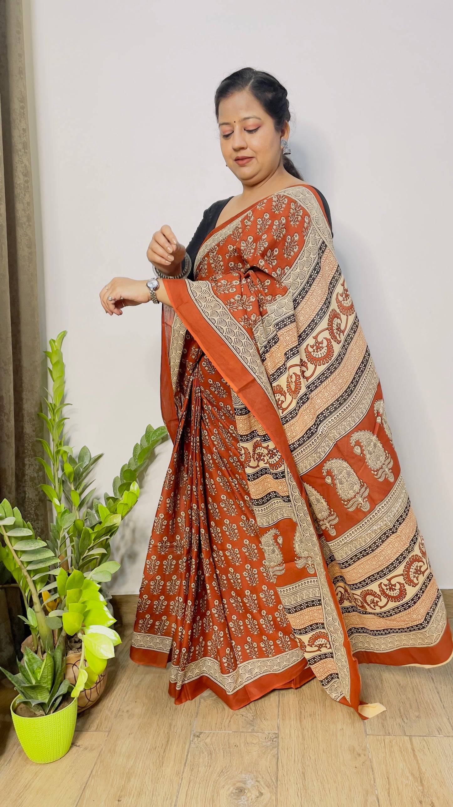 Classic Brown Mulmul Cotton Saree