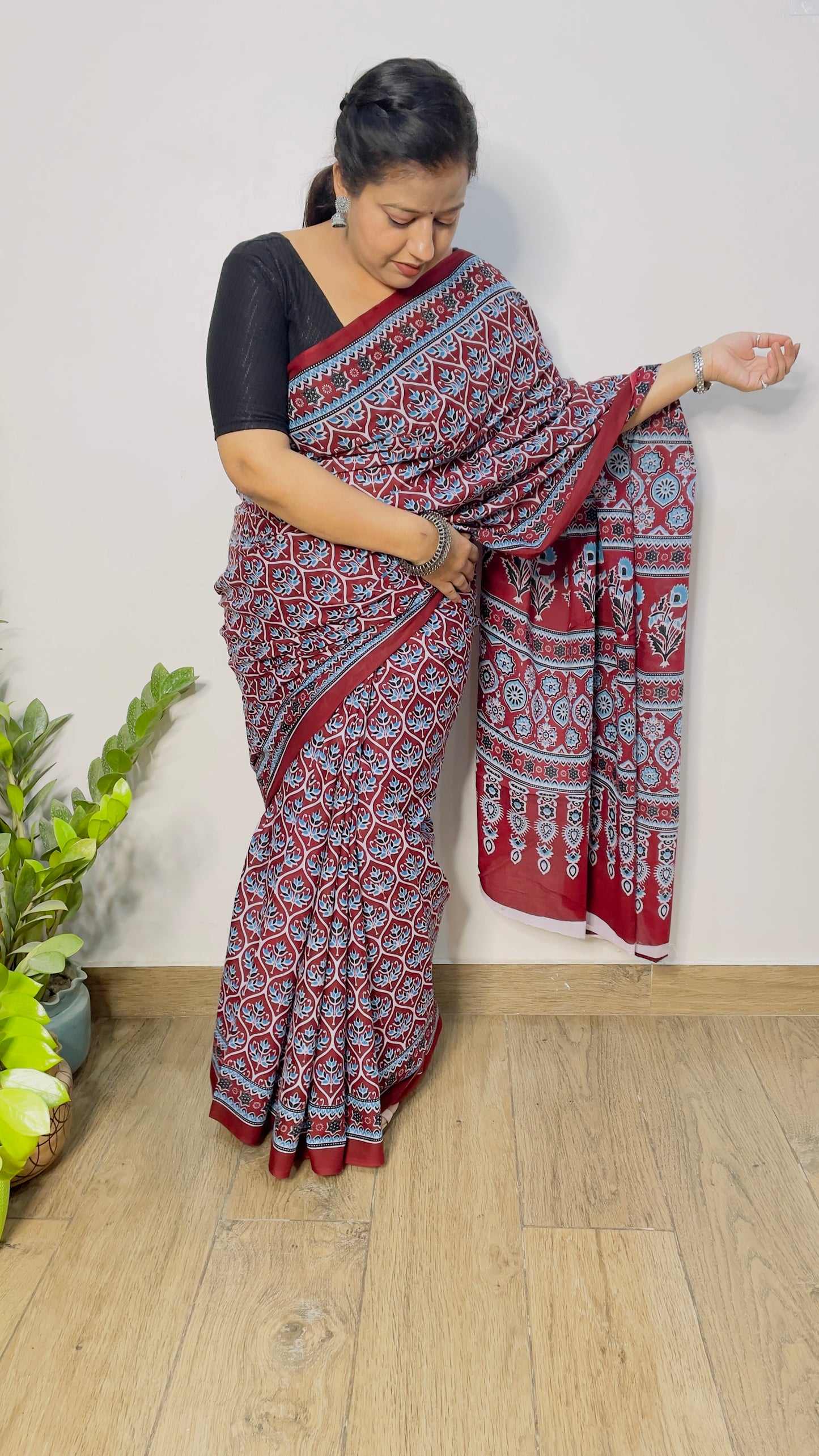 Red and Blue Pattern Mulmul Cotton Saree