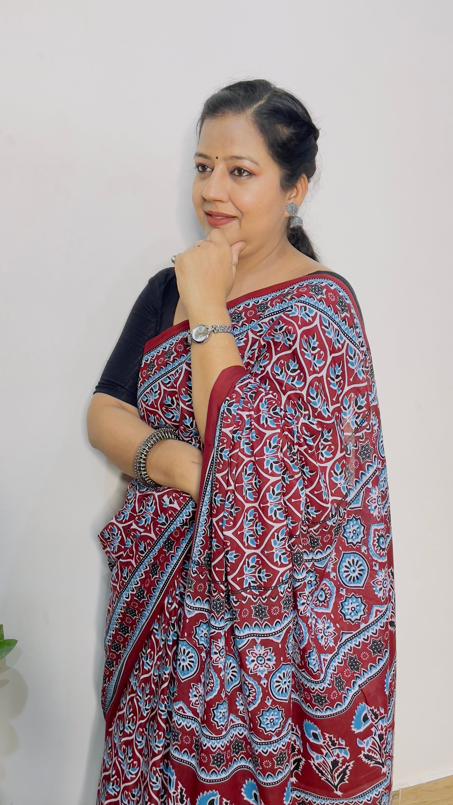 Red and Blue Pattern Mulmul Cotton Saree