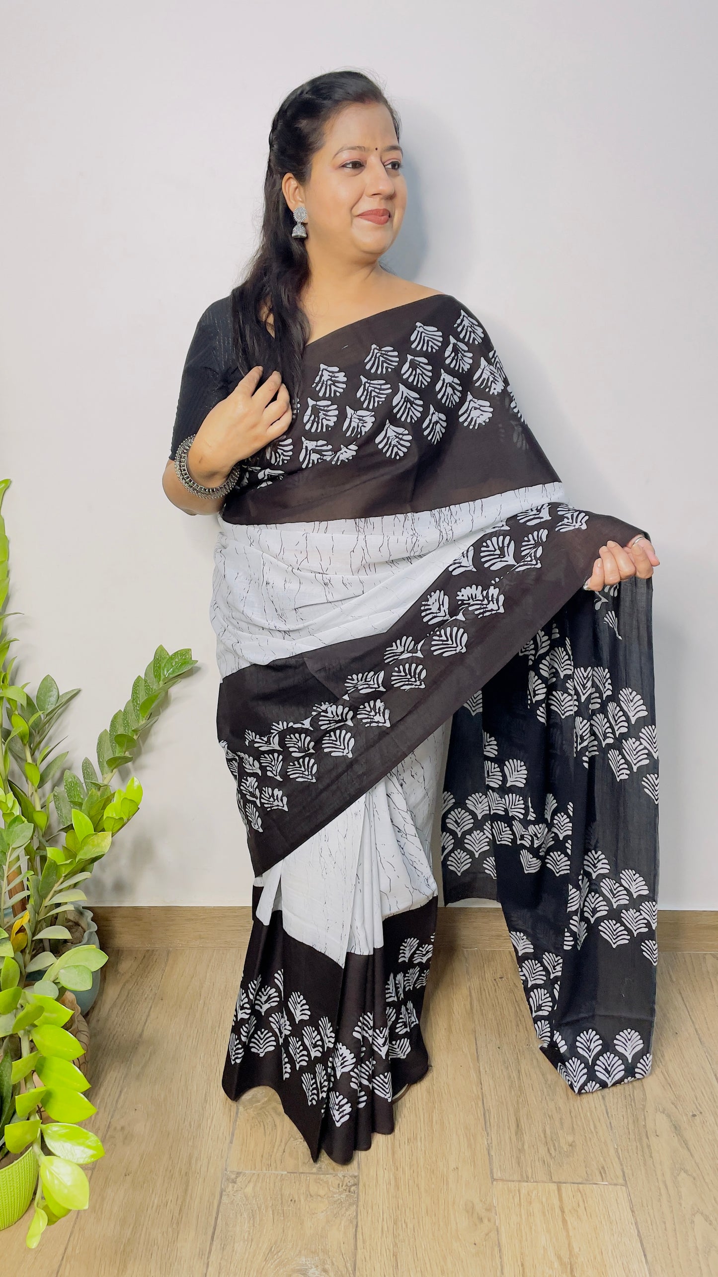 White and Black Mulmul Cotton Saree
