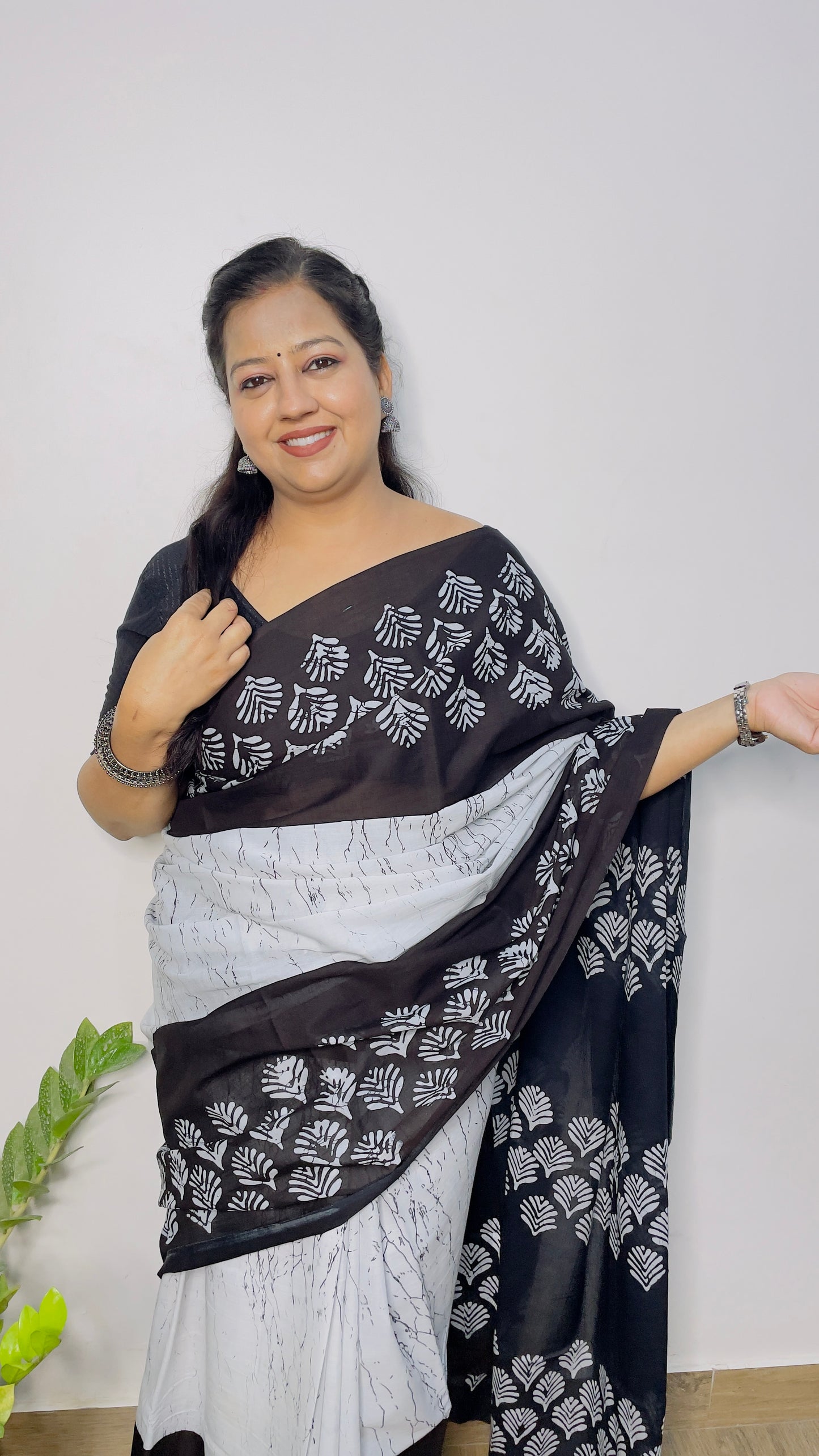 White and Black Mulmul Cotton Saree