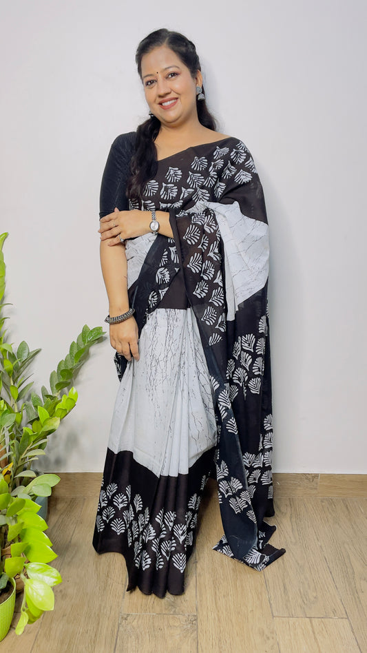 White and Black Mulmul Cotton Saree